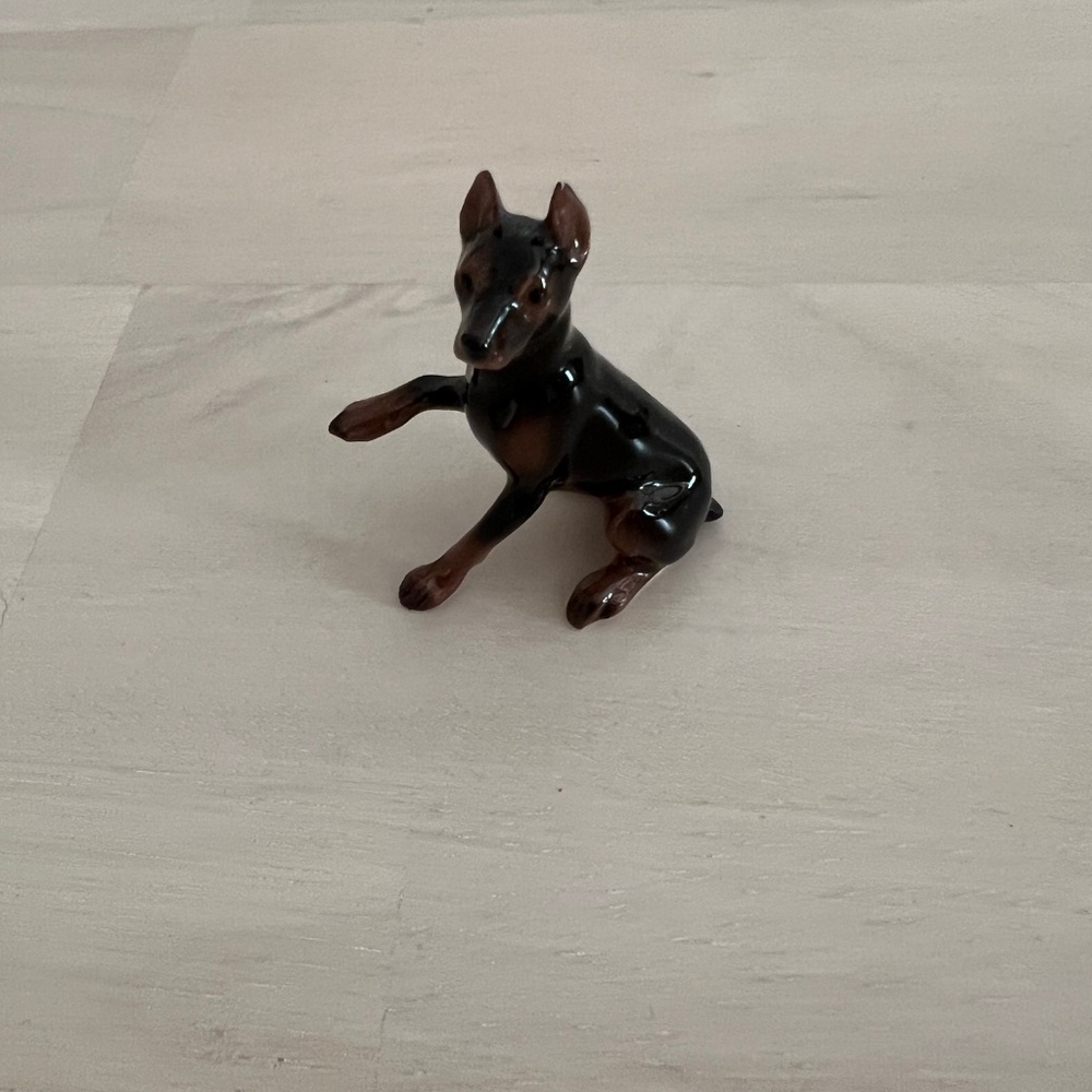 Vintage Hagen Renaker Doberman Pinscher Porcelain Figurine